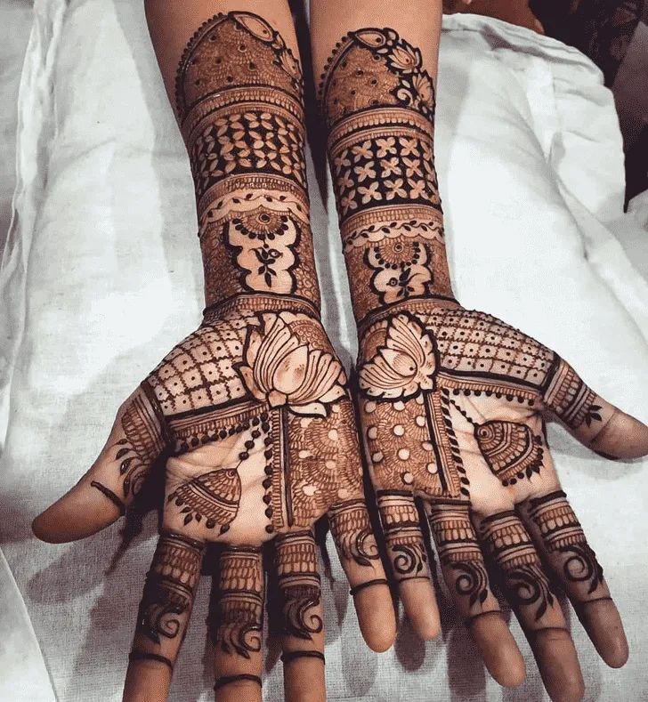 Simple Front Hand Mehndi Designs for Brides